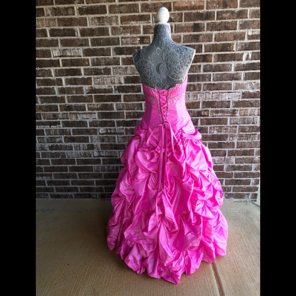 Mori Lee Prom Dress - Picture 3 of 7